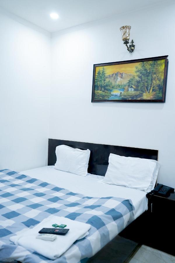Hotel Tom - Jungpura Chruch Road Neu-Delhi Exterior foto